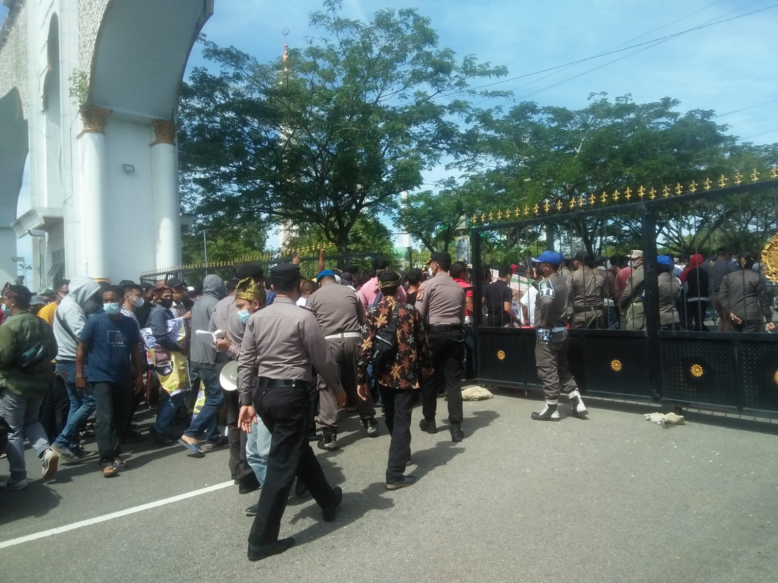 Tolak Perpanjangan HGU, Ratusan Masa Datangi Kantor Bupati Rohul 