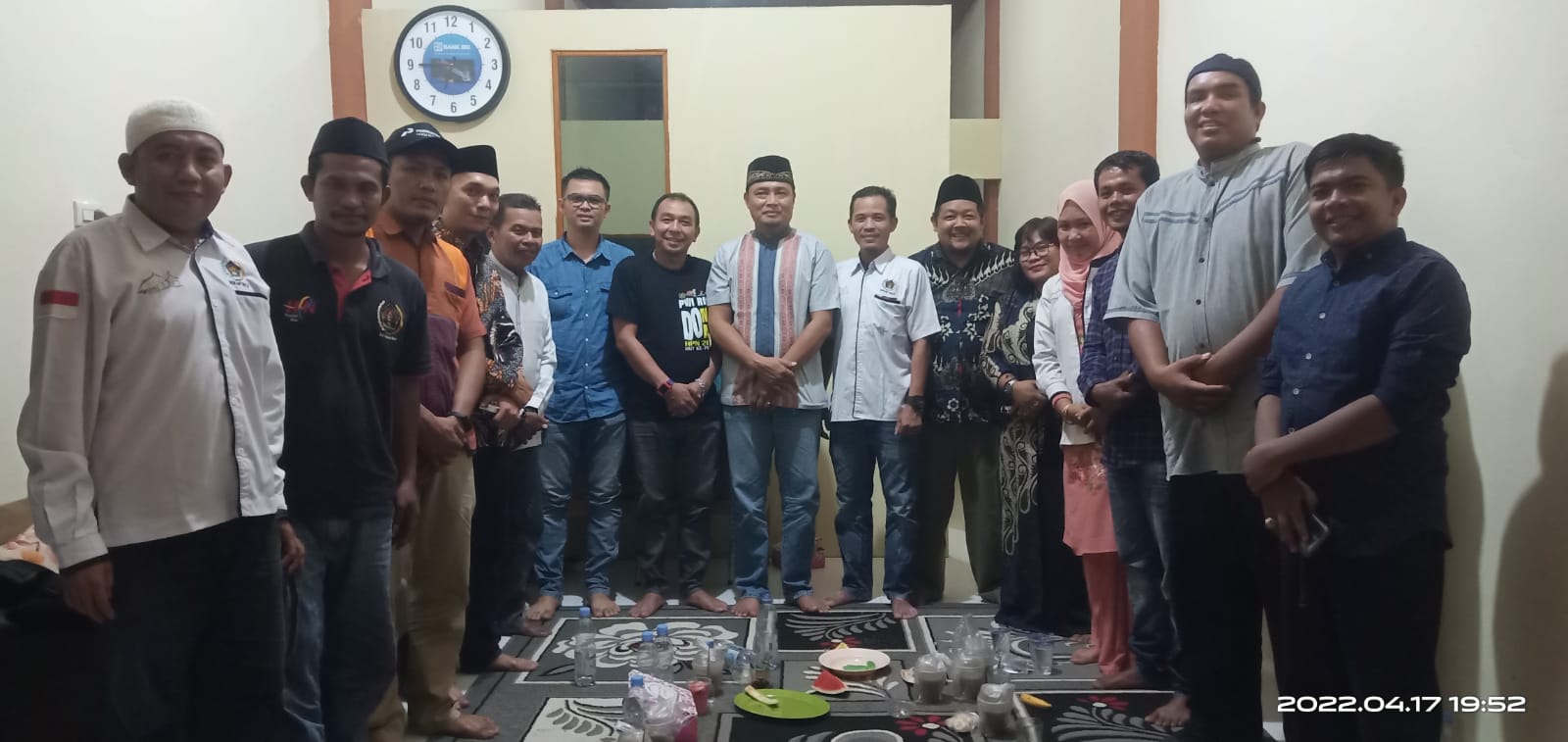 Pererat hubungan keakraban,