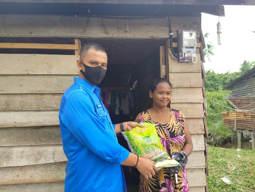 KNPI Rohil  Salurkan Sembako Ke masyarakat Kurang Mampu