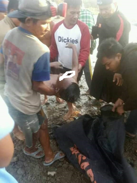 Sepeda motor VS Mini bus,Â Seorang warga Rohul Tewas