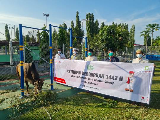 Berbagi Kebahagiaan Idul Adha, Elnusa Petrofin Tebar 4.500 Paket Daging Hewan Kurban di Seluruh Indonesia