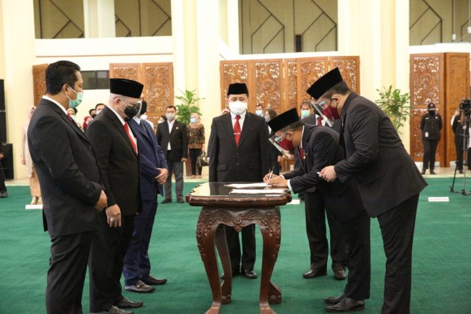 Wawako H. Ayat Cahyadi Kukuhkan Muhammad Jamil Pj. Sekdako Pekanbaru