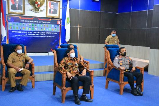   17 February 2021, Bupati Irwan Sertijab Kepada Plh. Dr. Kamsol