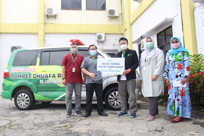 RS Lancang Kuning  Terima Wakaf Ambulance dari Dompet Dhuafa Riau 