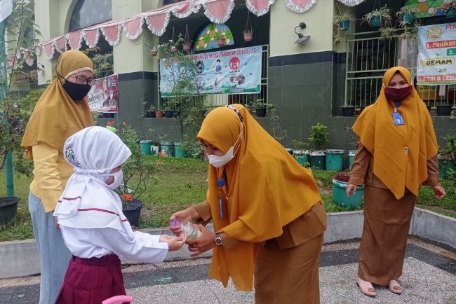 Kadisdik Riau luruskan aturan PTM Sekolah Siswa SD dan SMP