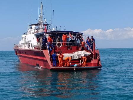 Penyisiran Tim Gabungan di Perairam Rupat Temukan  1 Korban Lagi Ngapung di Laut