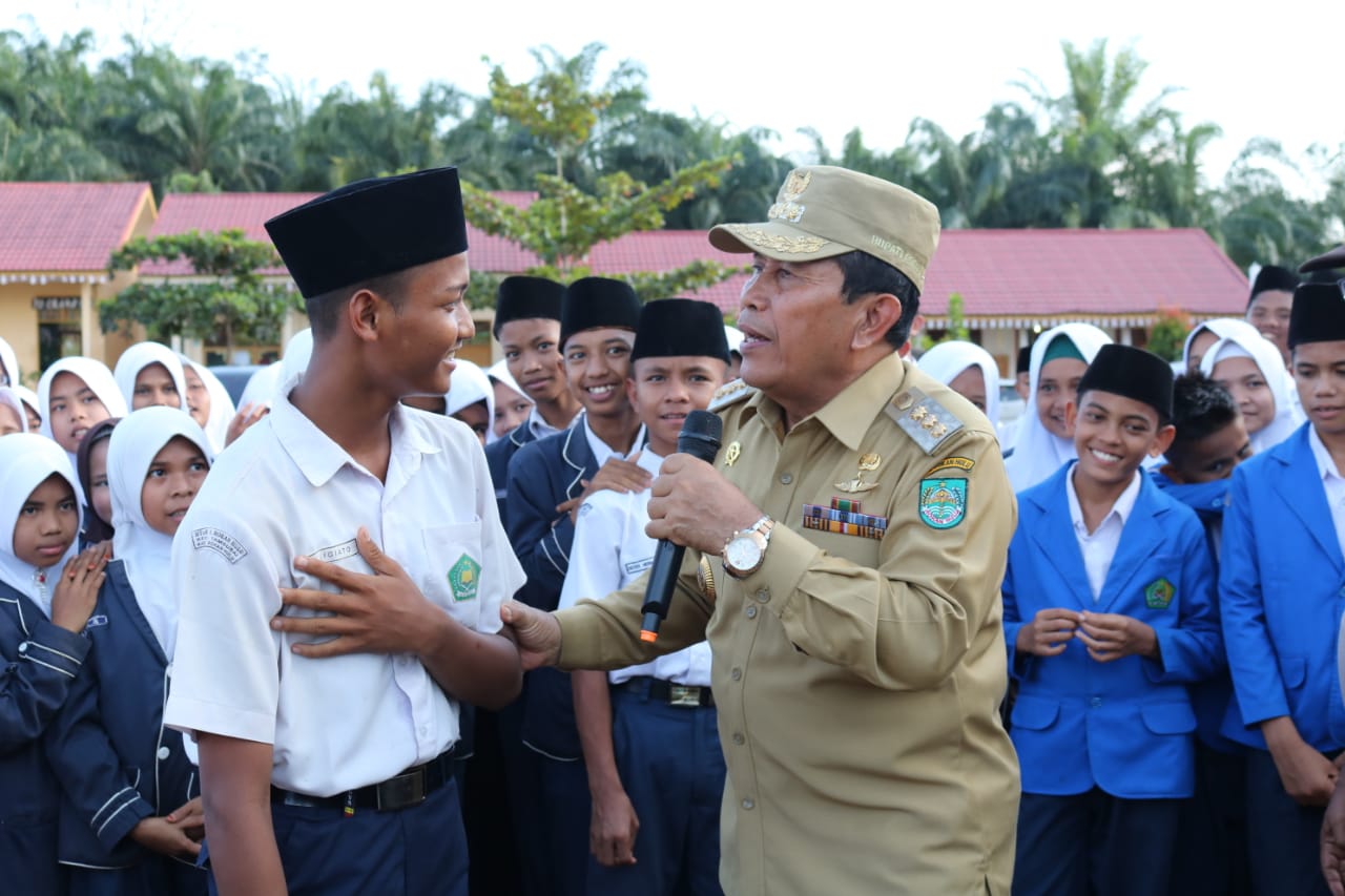 MTS N 1 Tambusai Apresiasi Kunjungan Bupati Rohul H. Sukiman  