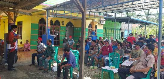  Kampanye di Balai Jaya, Suyatno Dikalungi Ulos