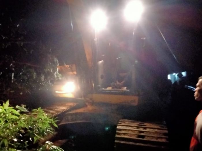 PUPR Riau Turunkan Alat Berat Perbaikan Longsor di Jalan Lintas Riau-Sumbar