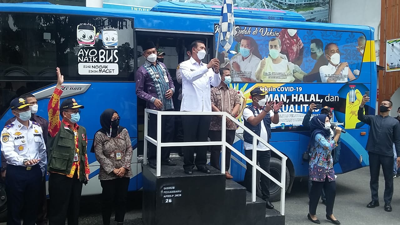 Vaksinasi Massal, Walikota Pekanbaru Luncurkan Lima Unit Bus Vaksin Keliling