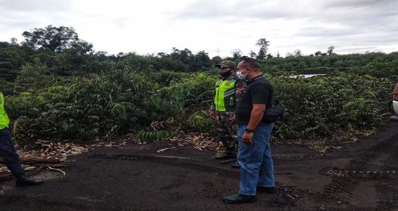 Patroli Karhutla di Kampung Muara Bungkal Babinsa Koramil 09/ Minas