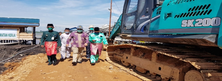 Bupati Meranti Tinjau Progres Proyek Pembangunan Infrastruktur Jalan dan Cetak Sawah di Kecamatan Rangsang