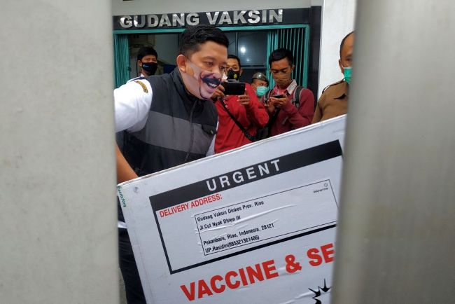 15.240 Vaksin Covid-19 Telah di Distribusikan ke 3 Daerah di Riau