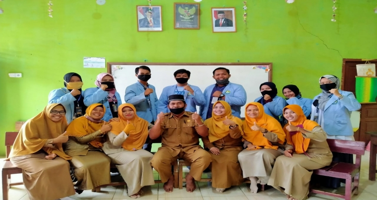 Mahasiswa Kukerta Terintegrasi Adimas Unri Beri Workshop Media Belajar Online Bagi Guru SDN di Batang Cenaku Inhu