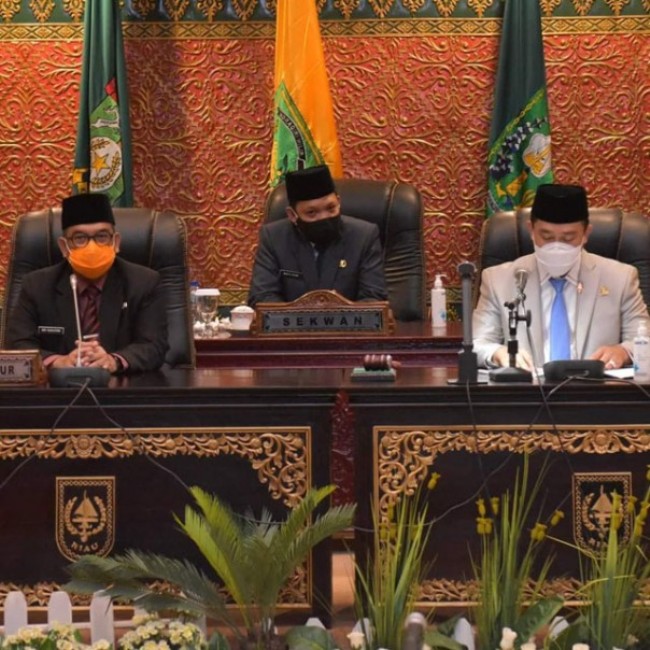 Wakil Ketua DPRD Prov. Riau Hardianto Pimpin Rapat Paripurna Pengambilan Sumpah Janji PAW dari Fraksi Golkar dan Gerindra Masa Jabatan 2019-2024