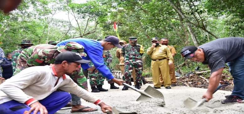Kepala DPPP Pemkab Bengkalis Apresiasi TNI Turut Serta Bangun Desa Program TMMD ke-108