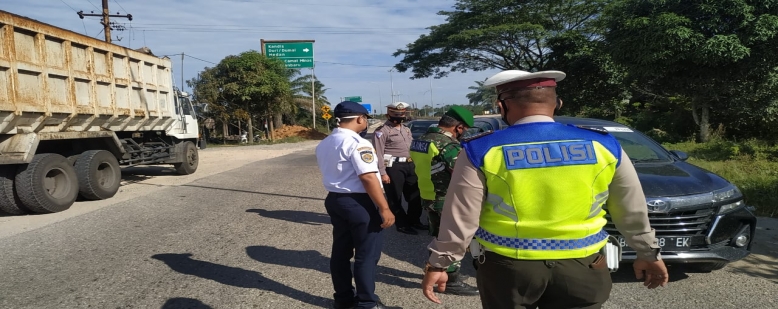 Hari Kemerdekaan Ini Babinsa Lakukan Pemantauan Aktivitas Warga Menjalankan Adaptasi Kebiasaan Baru