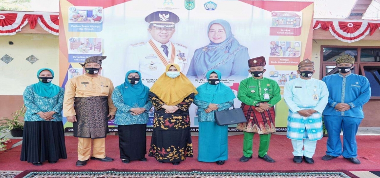 Perempuan dan Anak Dampak Covid-19 Dapat Bantuan Dari Bupati HM.Wardan