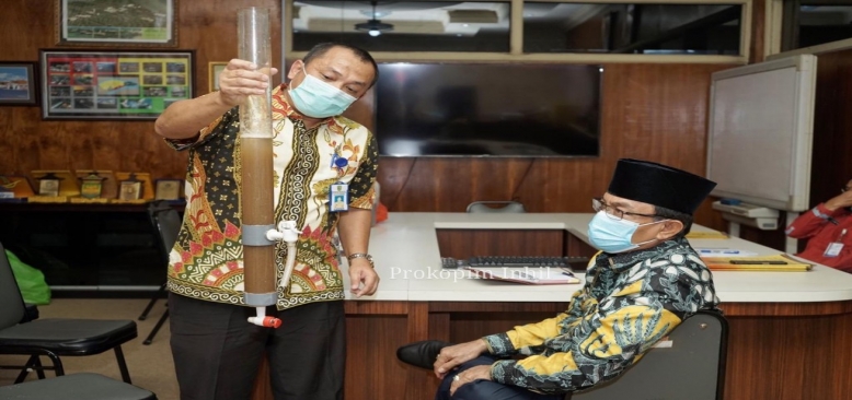 Bappedalitbang Provinsi Riau Perkenalkan Pengolahan Air Gambut Ke Bupati HM.Wardan