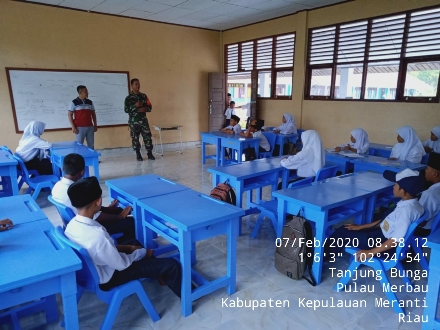  Komsos Wasbang dan Sejara Bangsa TNI di SMPN SATAP Tj Bunga di Pulau Merbau