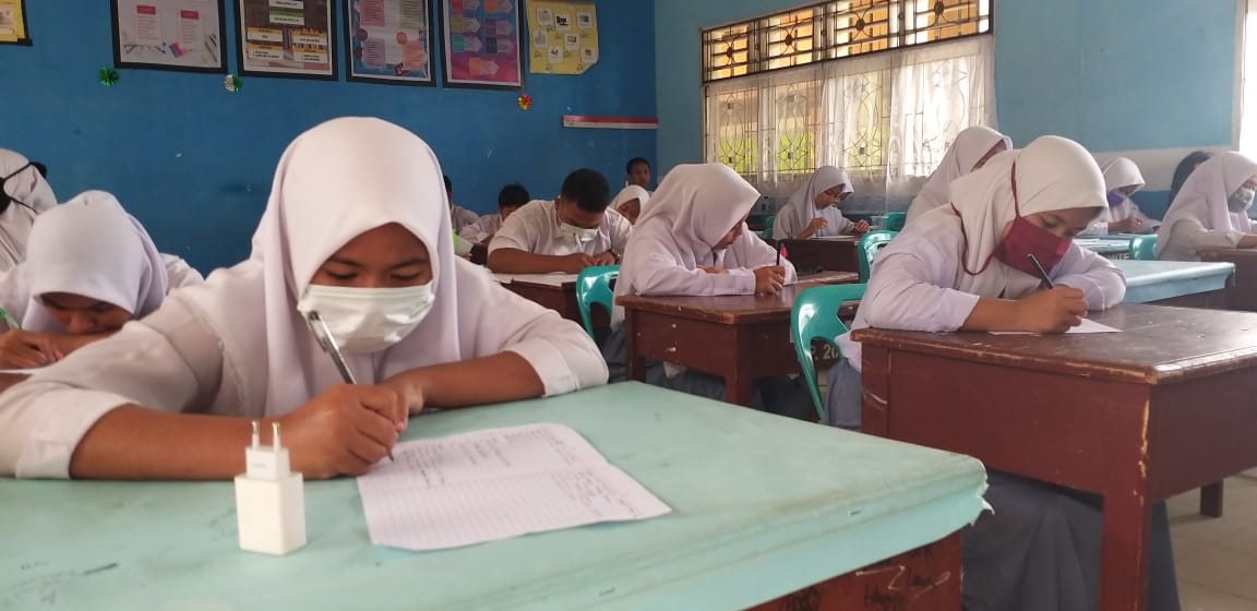    Konfirmasi Covid-19 Terus Meningkat, Sekolah Masih Daring