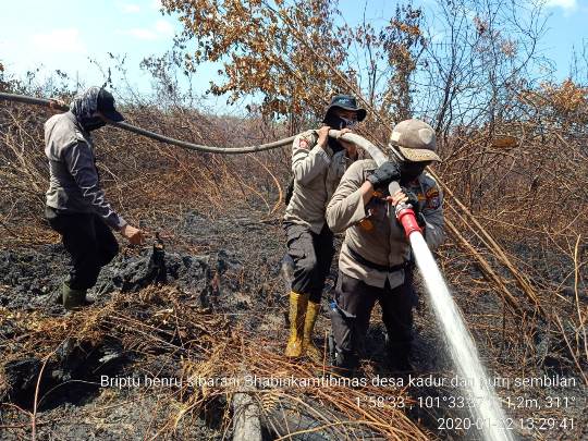 Kapolres Bengkalis Sudah Sepekan Digaris Depan Padamkan Karhutla di Rupat