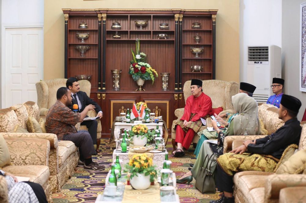 Gubri Sampaikan Potensi-Potensi Riau Kepada Konjen India Raghu Gururaj