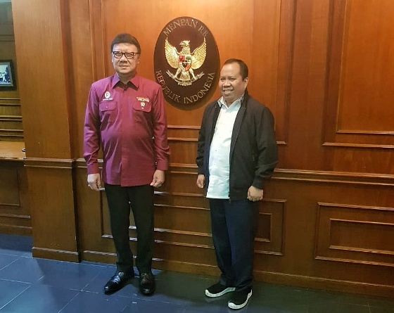 Tingkatkan Kinerja Pejabat Lewat Penerapan E-Goverment, Bupati Irwan Jumpai Menpan-RB