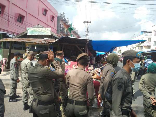 Satpol PP Sisir PKL di 6 Ruas Jalan