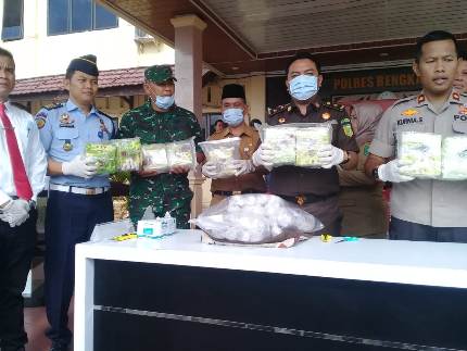 Dua Pengangguran  di Tangkap Polisi Simpan 12 Paket Sabu di Rumahnya