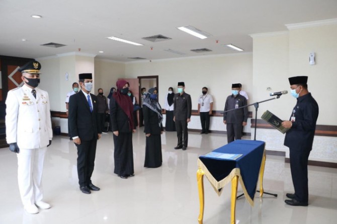 Penjabat  Sekdako Lantik Empat Pejabat Administrator dan Pengawas 