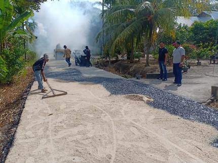 Geliat Perbaikan Jalan Poros Desa Bantan Tengah Terealisasi di Bulan Kedua Tahun 2020
