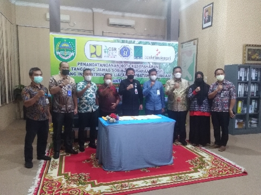 Dinas PUPR Siap Operasikan Escavator Amphibios Produksi PT Pindad