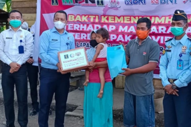 Begini Cara Kalapas Pasir Pangaraian Salurkan Sembako Untuk Warga