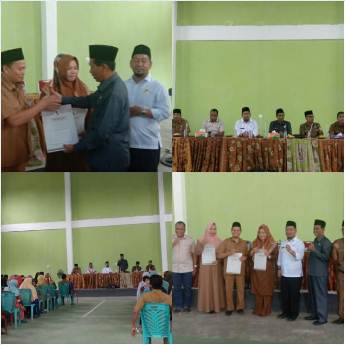 Ketua DPRD Adi Sukemi ST MM dan Kadisdik Bagikan SK Guru Honor Kecamatan Bunut