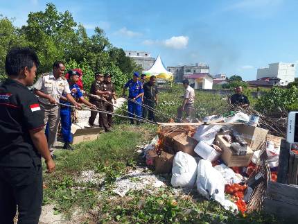 Pol Air Bengkalis Musnakan Barang barang Ilegal Di Saksikan Instansi Terkait