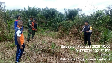 Serka Joni Bersama Instansi Terkait Patroli dan Sosialisasi Karhutla di Kampung Paluh Mampura